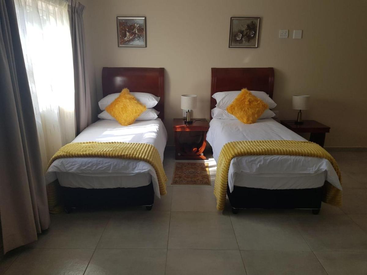 Benoni N12 Hotel Luaran gambar