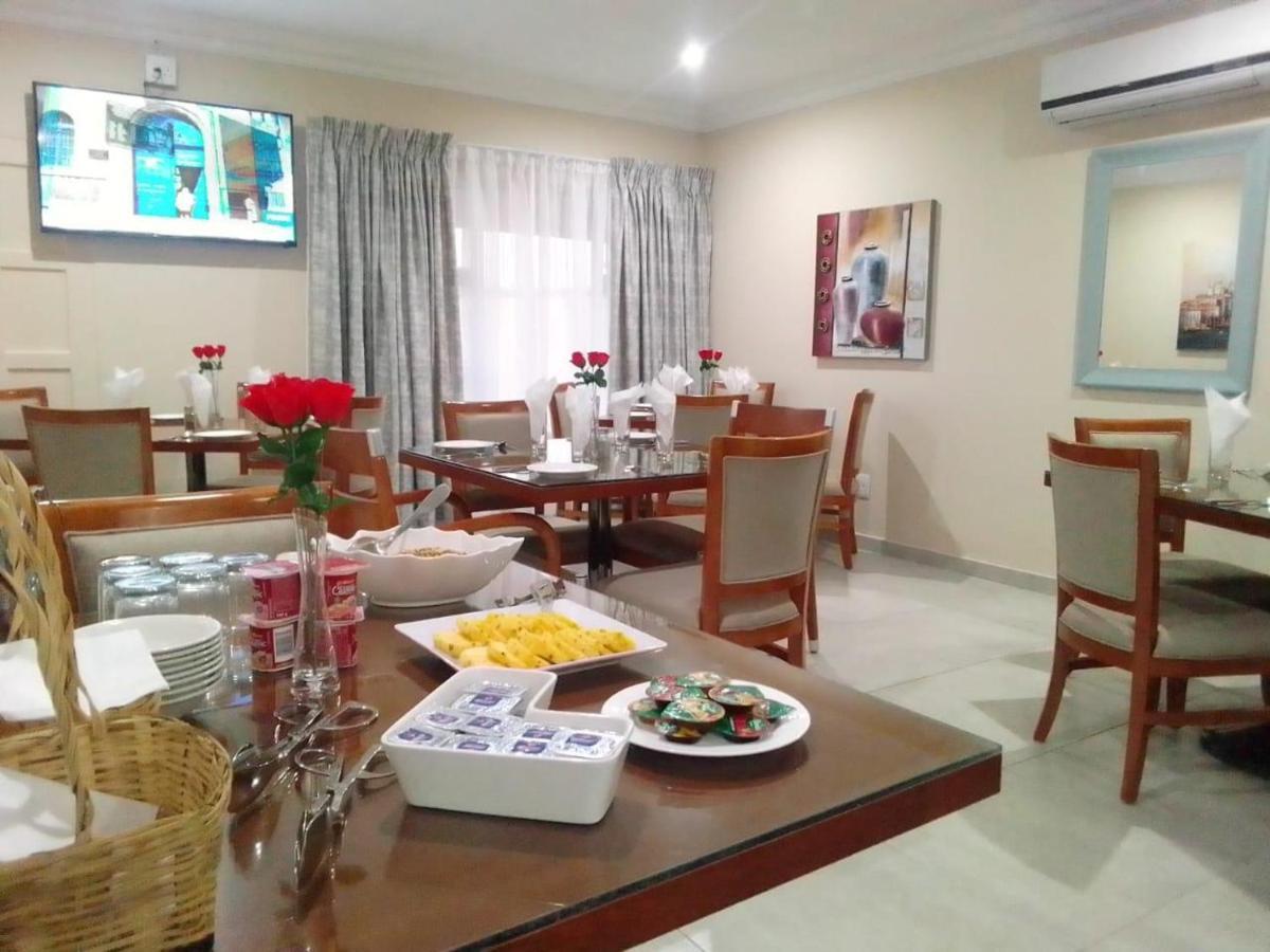 Benoni N12 Hotel Luaran gambar
