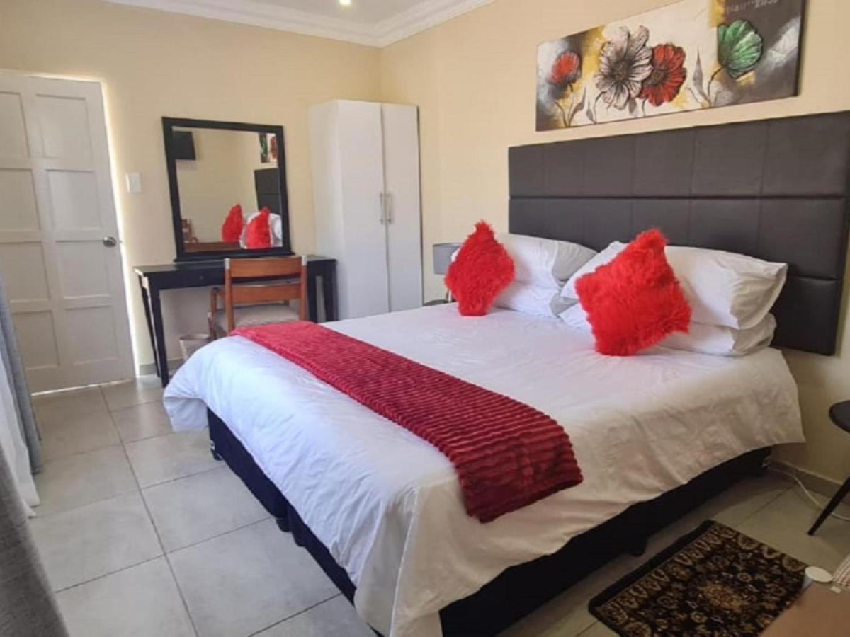 Benoni N12 Hotel Luaran gambar