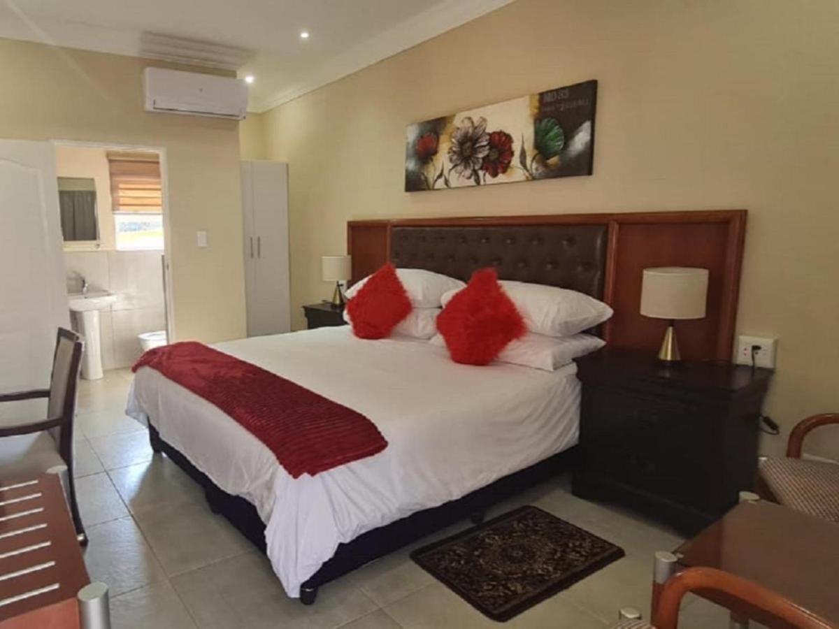 Benoni N12 Hotel Luaran gambar