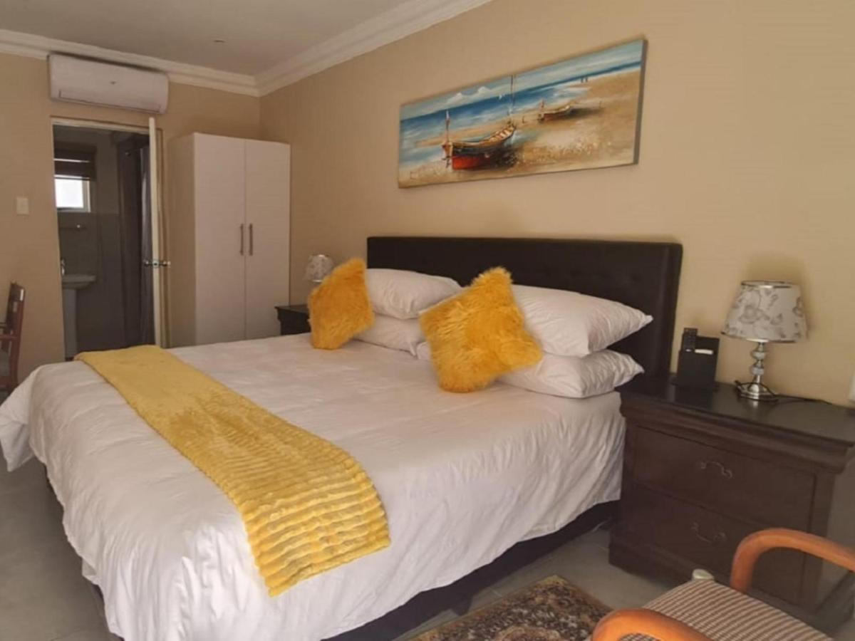 Benoni N12 Hotel Luaran gambar