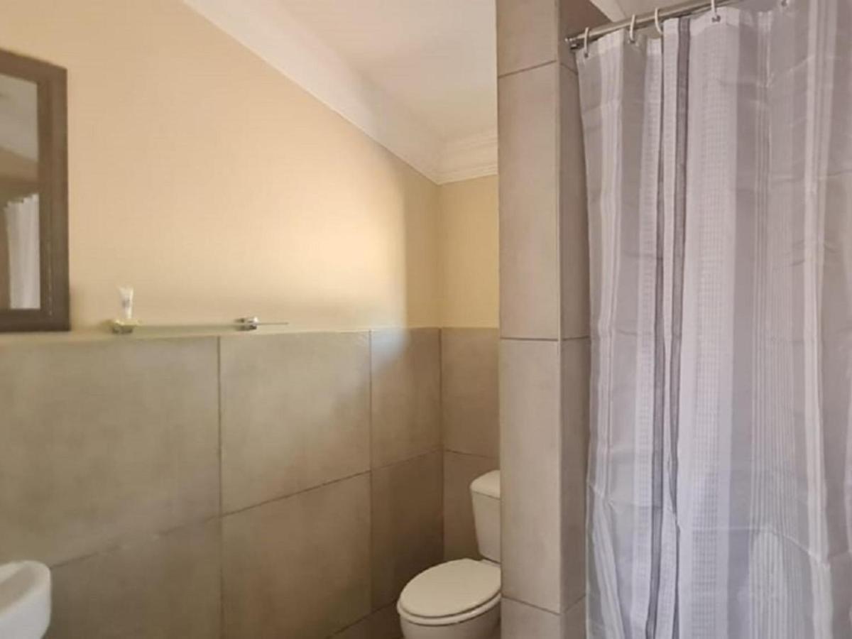 Benoni N12 Hotel Luaran gambar