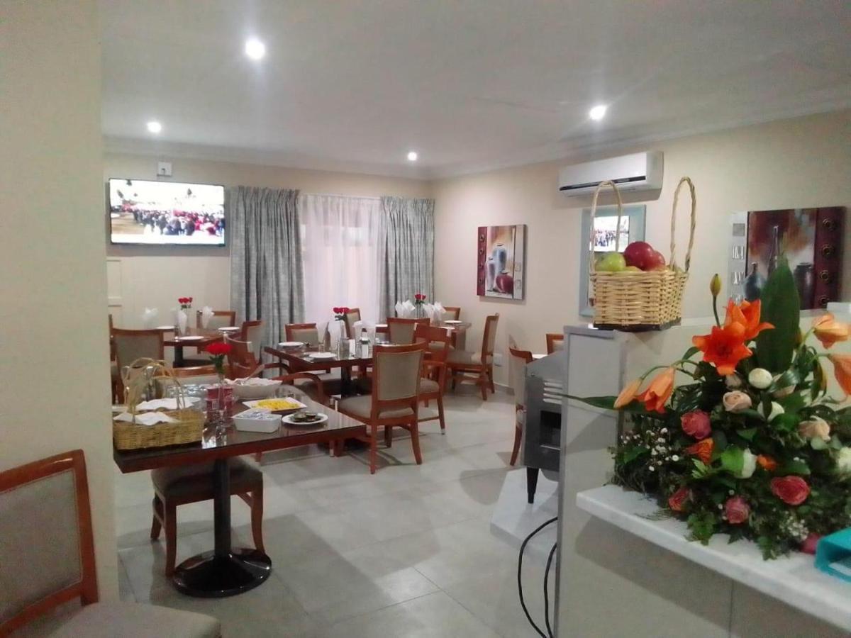 Benoni N12 Hotel Luaran gambar